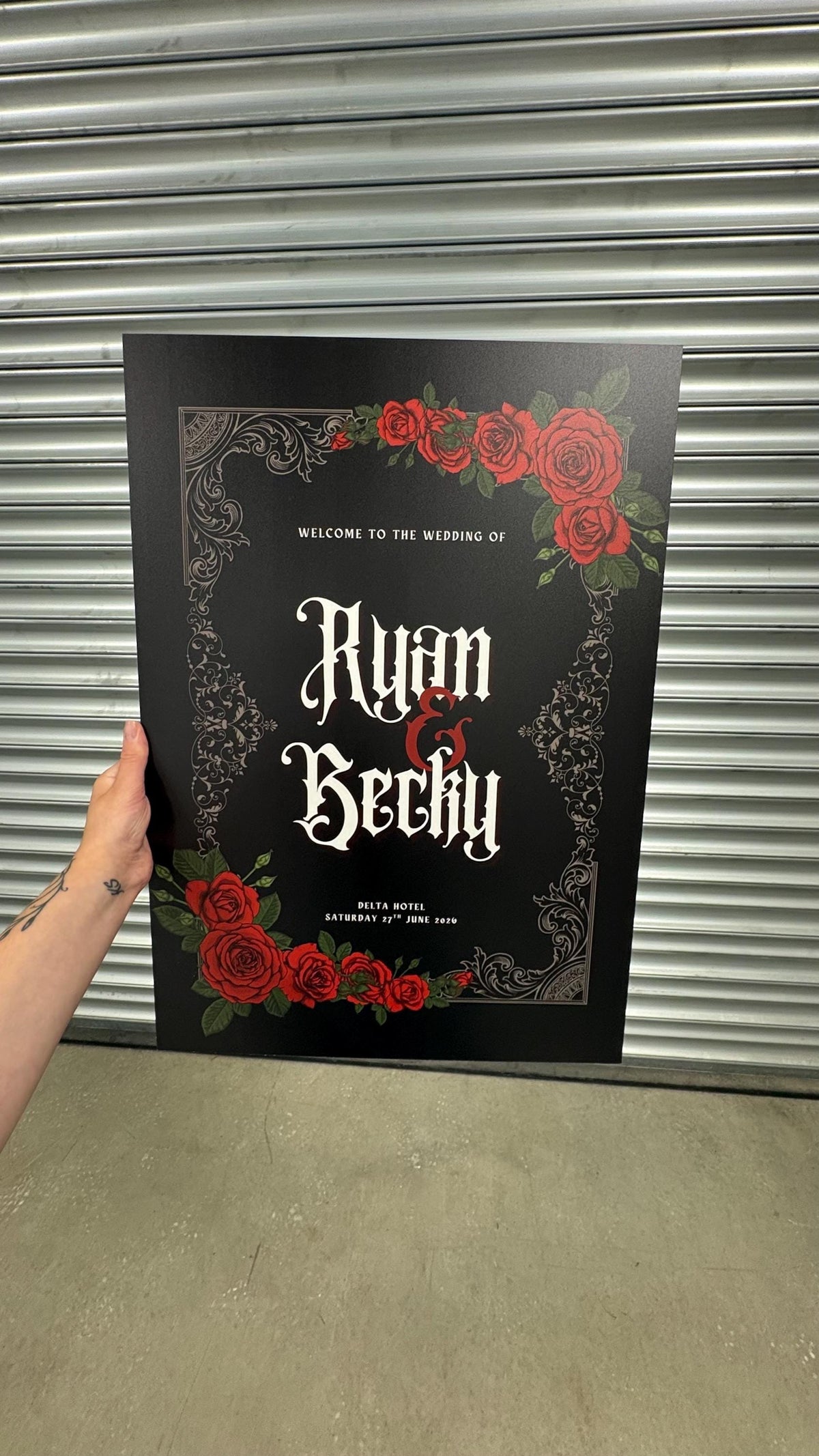 Gothic Wedding Welcome Board, Personalised Black Red Rose Wedding Sign, Alternative Wedding Decor, Dark Romance Wedding Board Custom Signage