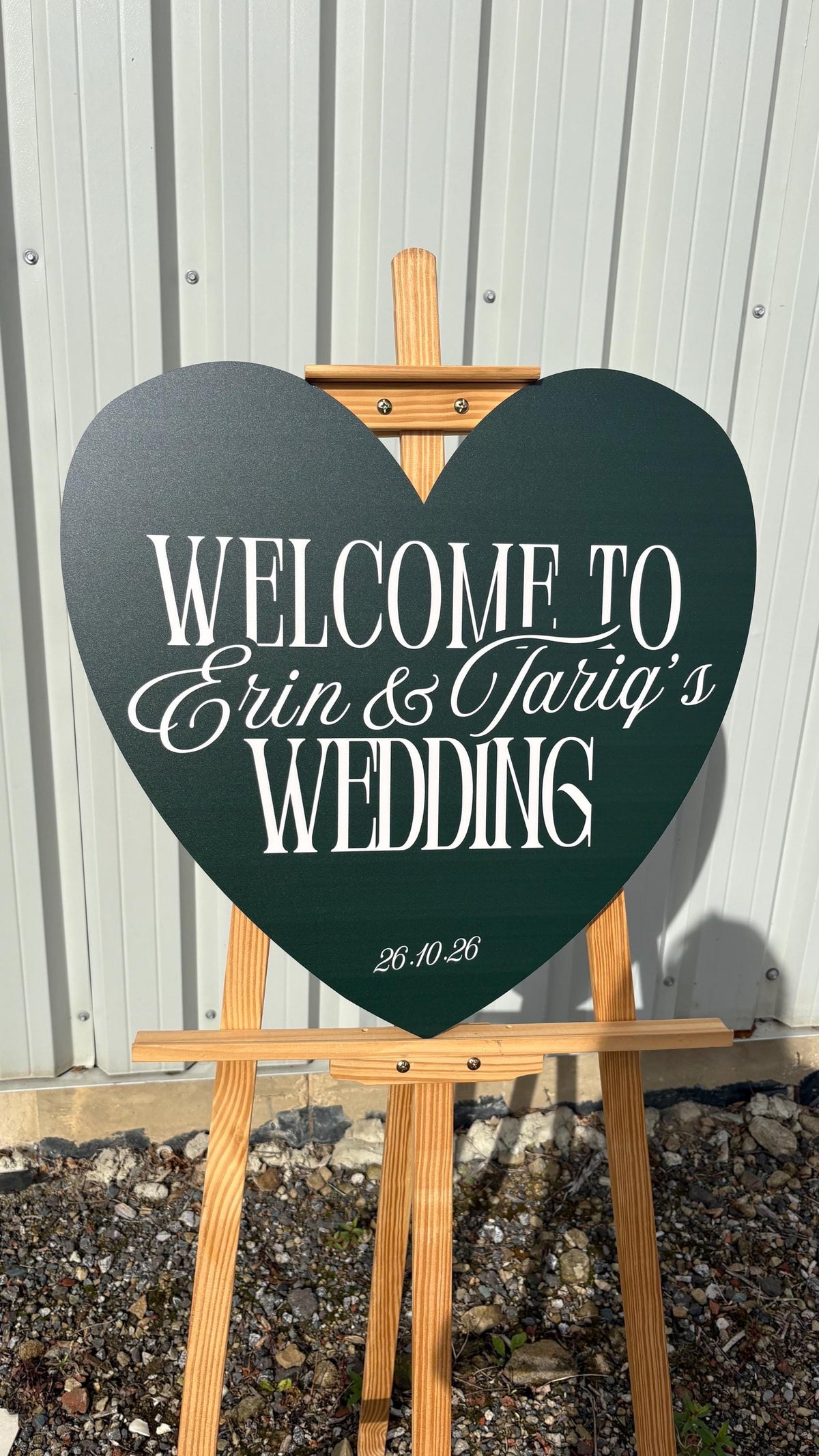 Personalised Wedding Welcome Sign – Deep Forrest Green Heart Board – Custom Surname Wedding Decor