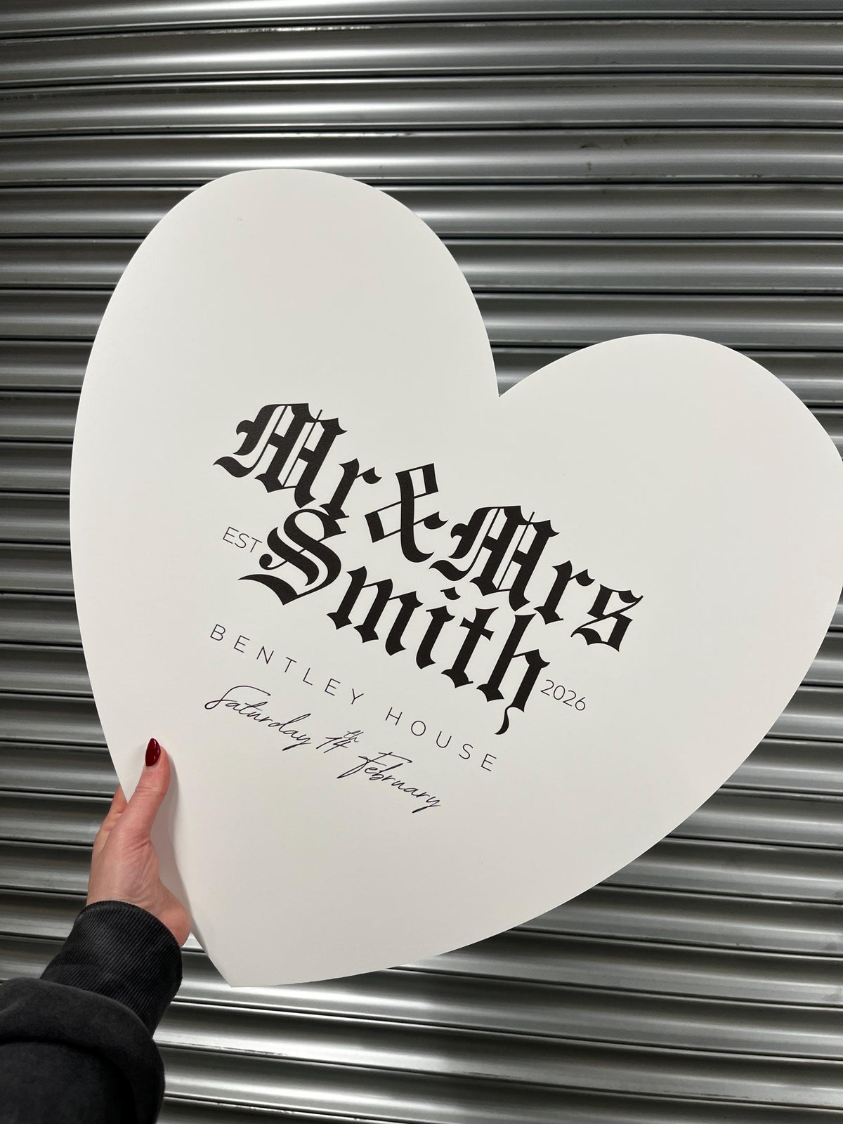 Personalised Wedding Welcome Sign – Modern Gothic Heart Board – Custom Couple Names Sign – Engagement or Wedding Decor