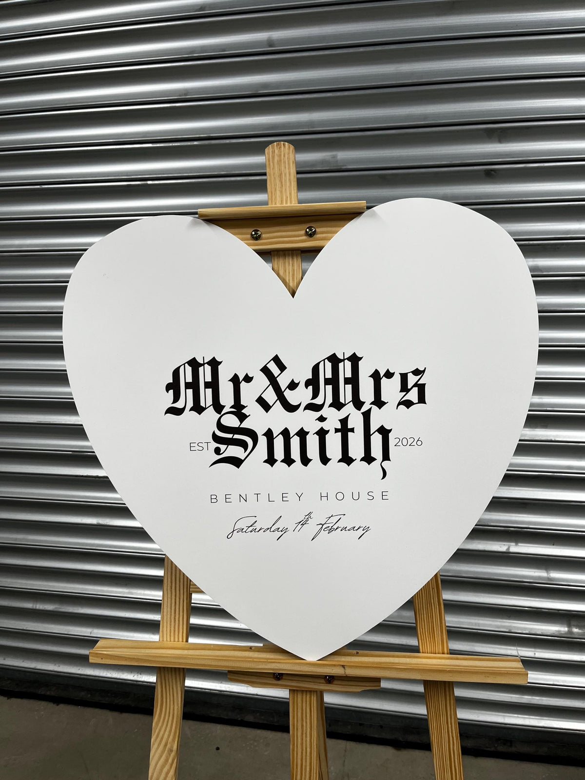 Personalised Wedding Welcome Sign – Modern Gothic Heart Board – Custom Couple Names Sign – Engagement or Wedding Decor