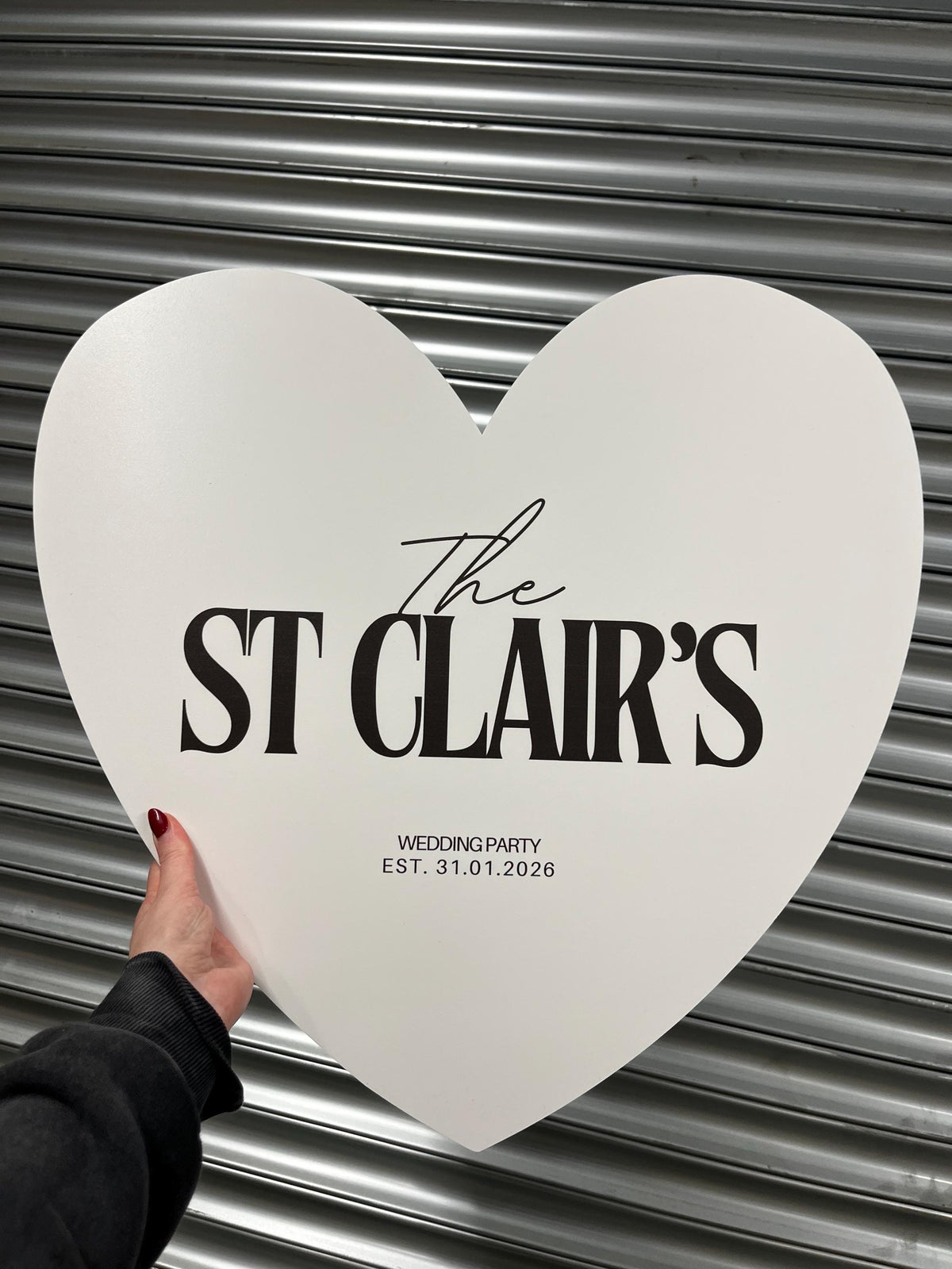 Personalised Wedding Welcome Sign – Modern Surname Heart Board – Minimalist Wedding Entrance Sign – Custom Couple Name Decor