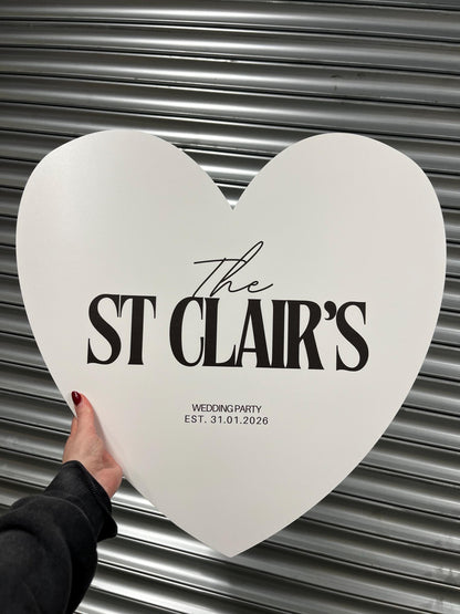 Personalised Wedding Welcome Sign – Modern Surname Heart Board – Minimalist Wedding Entrance Sign – Custom Couple Name Decor