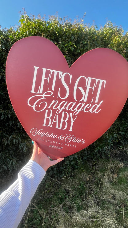 Personalised Engagement Party Welcome Sign – “They’re Getting Married” Heart Board – Elegant Couple Names Sign – Wedding Party Decor