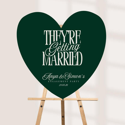 Personalised Wedding Welcome Sign – Deep Forrest Green Heart Board – Custom Surname Wedding Decor
