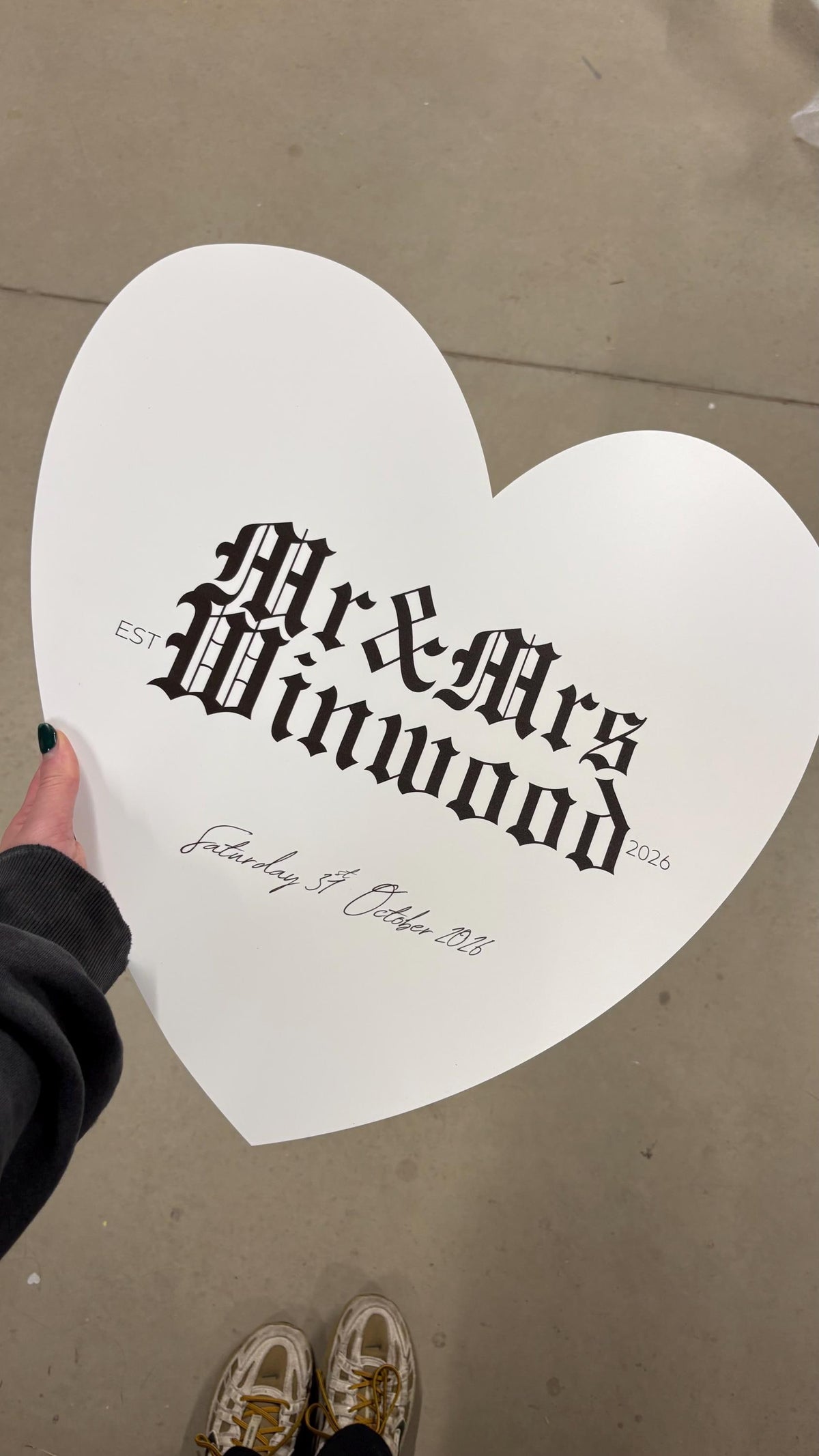 Personalised Wedding Welcome Sign – Modern Gothic Heart Board – Custom Couple Names Sign – Engagement or Wedding Decor